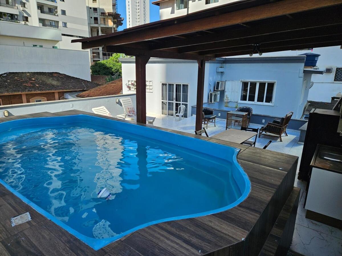 Casa de férias House With Swimming Pool By The